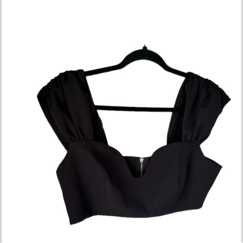 Zara black top cropped sweetheart ruched in size medium lined